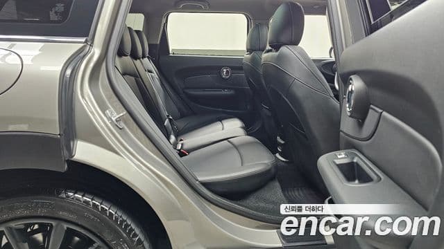 Mini Cooper 클럽맨 2세대, 2020 12