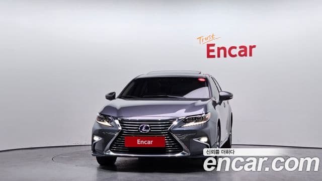 Lexus New ES300h XV60, 2018 3