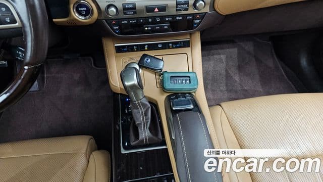 Lexus New ES300h XV60, 2018 9