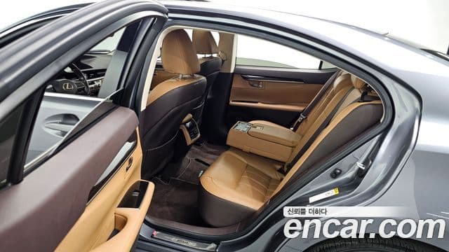 Lexus New ES300h XV60, 2018 12