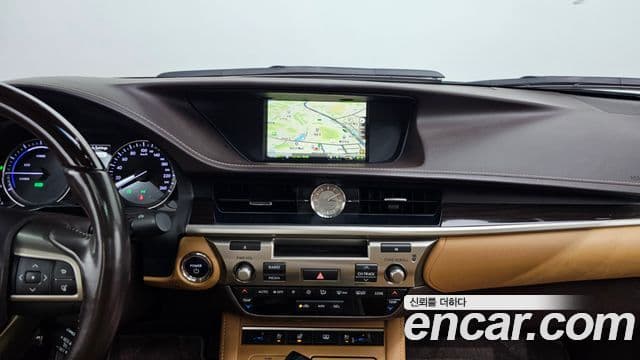 Lexus New ES300h XV60, 2018 14