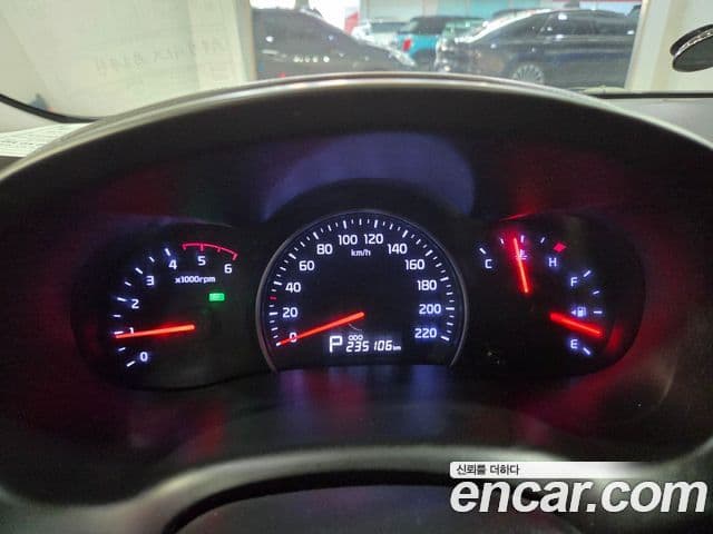 Kia Carnival R топовая версия, 2013 9