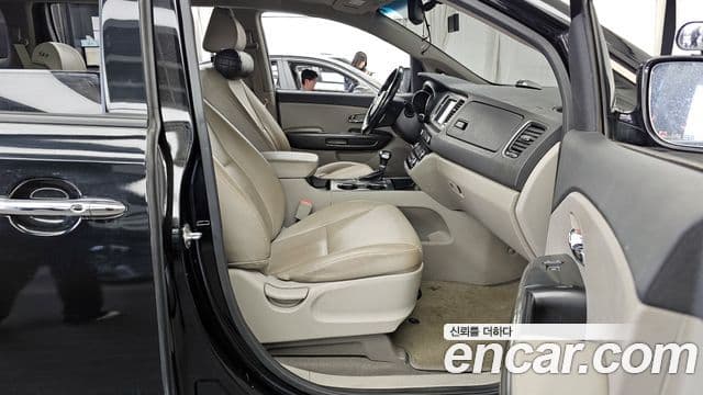 Kia The / новый New Carnival Luxury, 2019 11