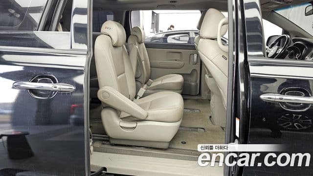 Kia The / новый New Carnival Luxury, 2019 12