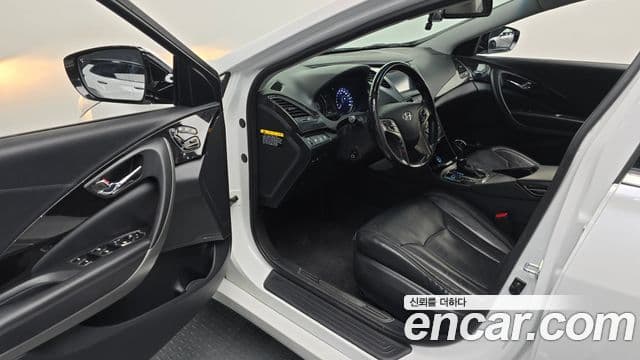 Hyundai Grandeur HG гибрид Premium, 2015 11