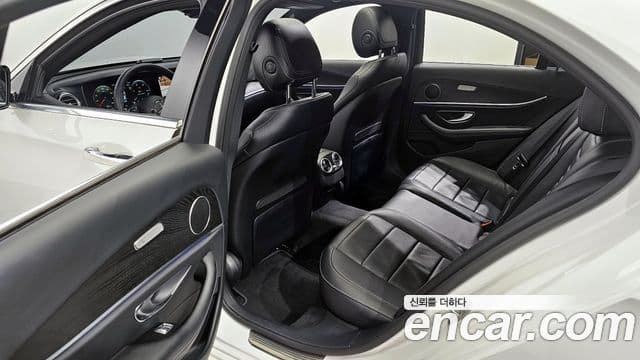 Mercedes-Benz E-класс W213 Avantgarde, 2022 10