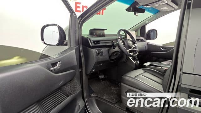 Hyundai Staria Modern, 2024 11