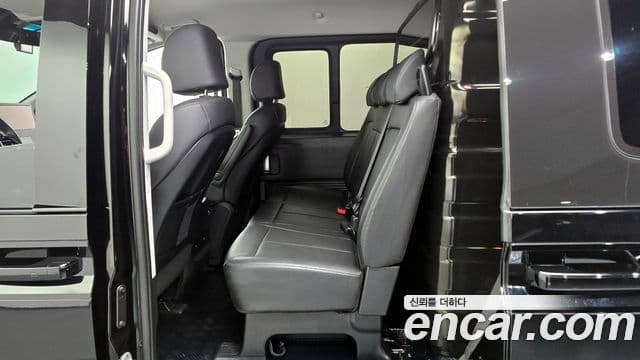 Hyundai Staria Modern, 2024 12