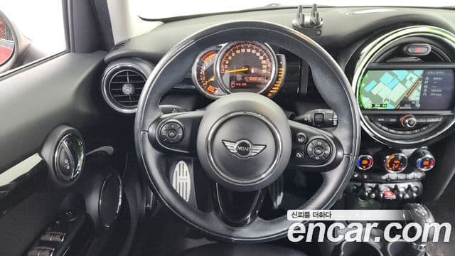 Mini Cooper D 3세대, 2016 13