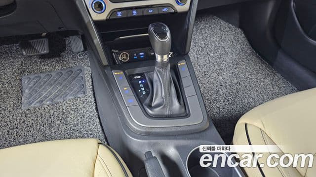 Hyundai Avante AD 1.6 GDI Smart, 2016 9