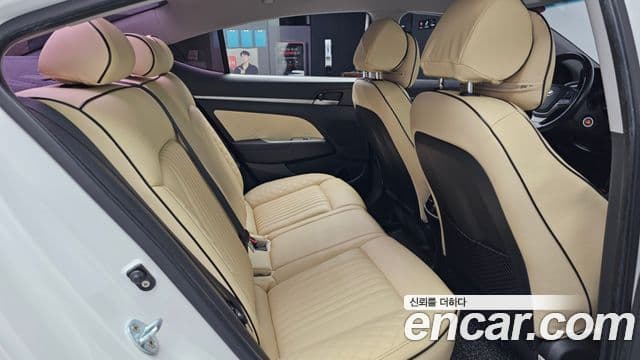 Hyundai Avante AD 1.6 GDI Smart, 2016 12