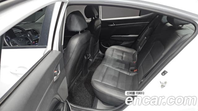 Hyundai Avante AD 1.6 GDI Smart, 2017 11