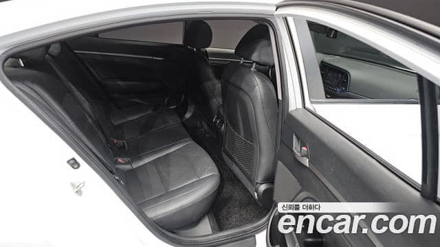 Hyundai Avante AD 1.6 GDI Smart, 2017 13