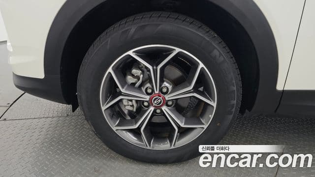 KG모빌리티(SsangYong) Beautiful Korando бензин 1.5 2WD R-Plus, 2021 все фото