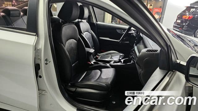 Kia The / новый New K3 2세대 Prestige, 2022 12