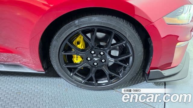 Ford Mustang кабриолет, 2020 все фото