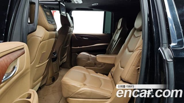 Cadillac Escalade 4세대, 2017 12