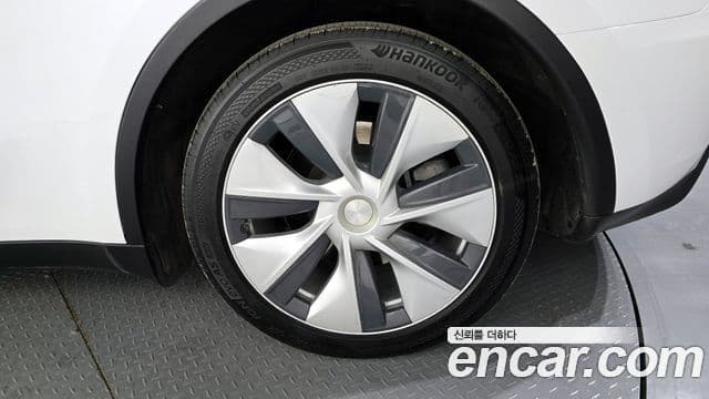 Tesla модель Y Standard Range RWD, 2021 все фото