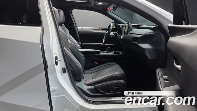 Lexus UX300h 2.0 F-Sport 2WD, 2025 10