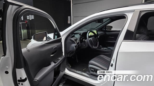 Lexus UX300h 2.0 F-Sport 2WD, 2025 11