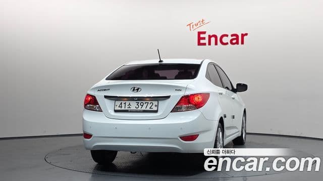 Hyundai Accent(новый кузов / новое поколение) 1.6 GDI top, 2012 4