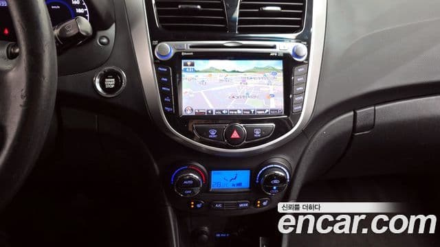 Hyundai Accent(новый кузов / новое поколение) 1.6 GDI top, 2012 16