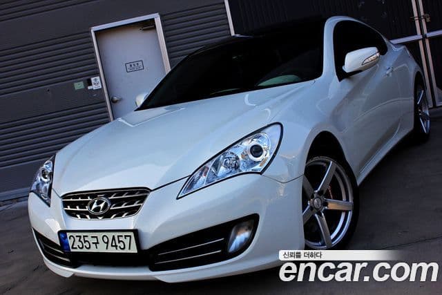 Hyundai Genesis купе 200 турбо P, 2010 1