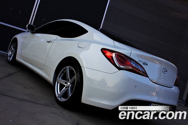 Hyundai Genesis купе 200 турбо P, 2010 2