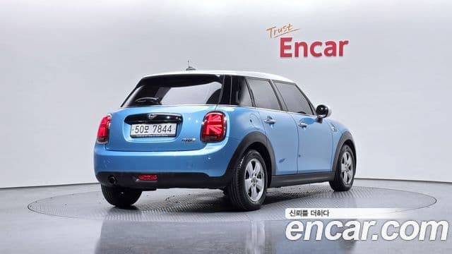 Mini Cooper 3세대, 2019 2
