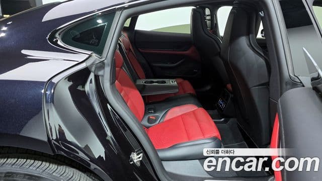 Porsche 타이칸 4S, 2025 12