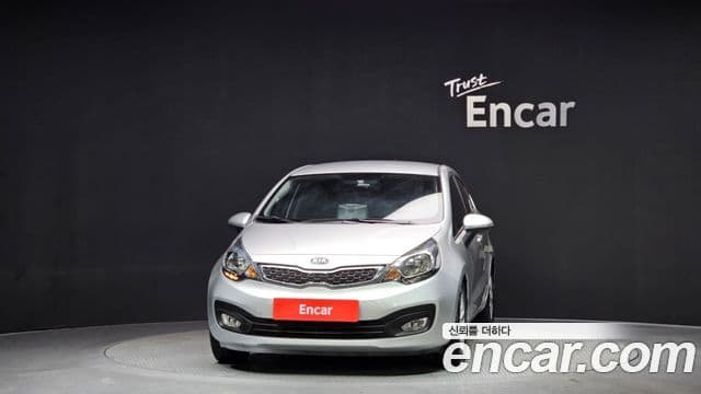 Kia All New Pride Luxury, 2012 3