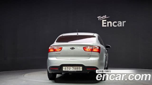 Kia All New Pride Luxury, 2012 4