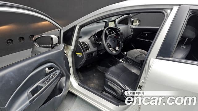 Kia All New Pride Luxury, 2012 10