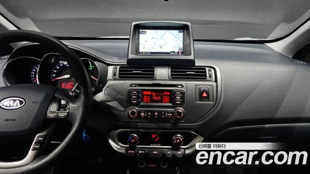 Kia All New Pride Luxury, 2012 14