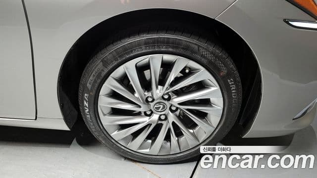 Lexus ES300h 7세대 Luxury Plus, 2025 все фото