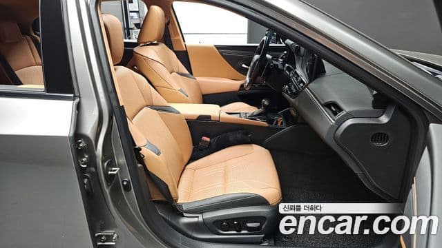Lexus ES300h 7세대 Luxury Plus, 2025 10