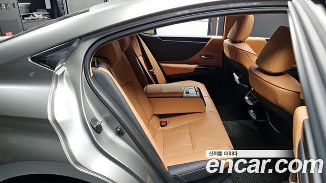 Lexus ES300h 7세대 Luxury Plus, 2025 11