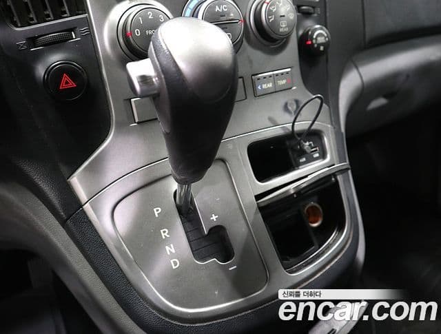 Hyundai Grand Starex детский перевозочный автомобиль, 2015 14