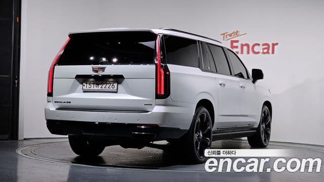 Cadillac Escalade 5세대 ESV Sport Platinum, 2025 2
