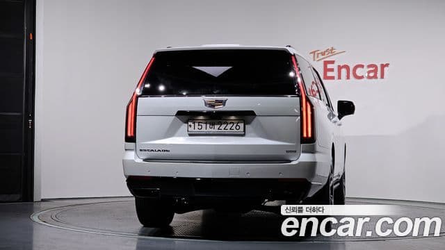 Cadillac Escalade 5세대 ESV Sport Platinum, 2025 4