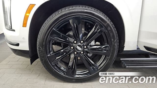 Cadillac Escalade 5세대 ESV Sport Platinum, 2025 все фото