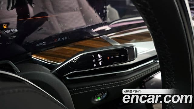 Cadillac Escalade 5세대 ESV Sport Platinum, 2025 9