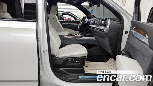 Cadillac Escalade 5세대 ESV Sport Platinum, 2025 11
