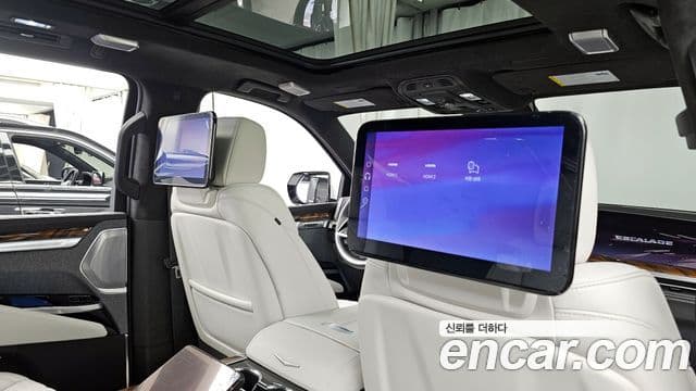 Cadillac Escalade 5세대 ESV Sport Platinum, 2025 16
