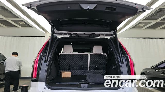 Cadillac Escalade 5세대 ESV Sport Platinum, 2025 20