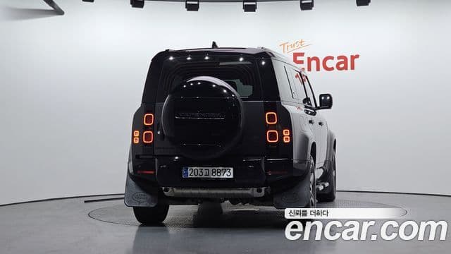 Land Rover Defender (L663) 110 P300 X-Dynamic SE, 2024 4