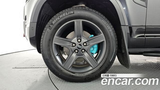 Land Rover Defender (L663) 110 P300 X-Dynamic SE, 2024 все фото