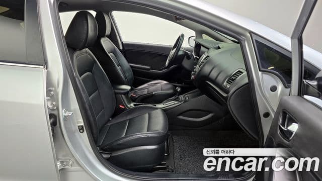 Kia K3 Prestige, 2013 10