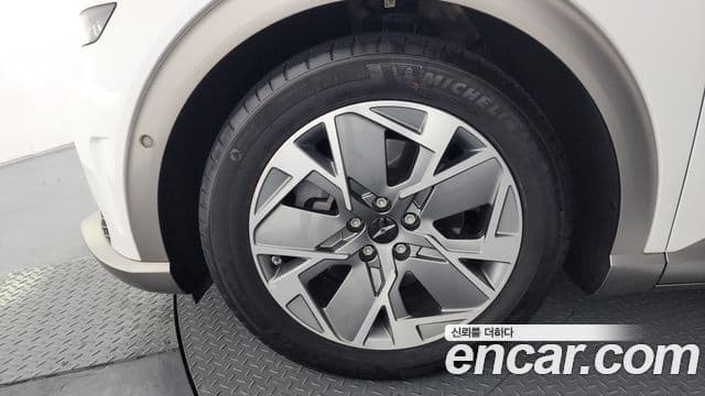 Genesis GV60 Standard, 2022 все фото