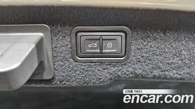 Audi A8 (D5) 60 TFSI Quattro LWB, 2020 18